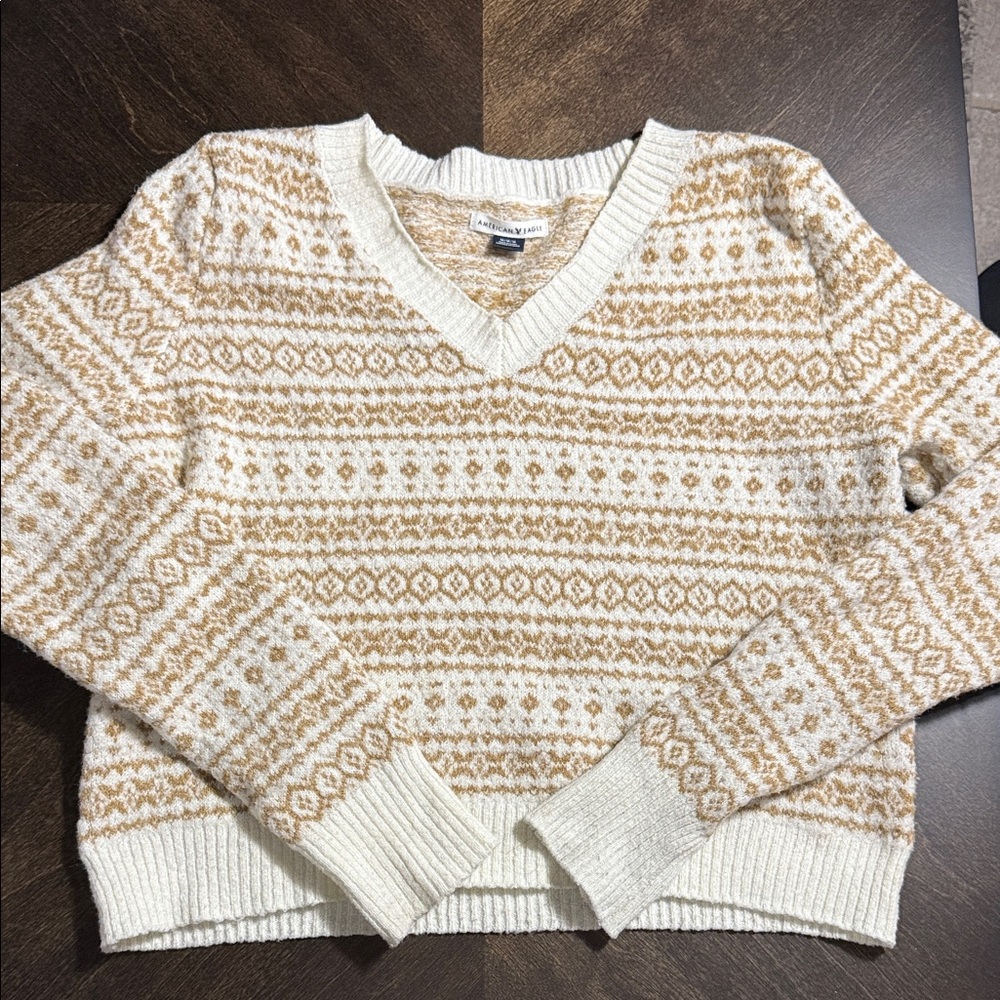 American Eagle Outfitters Cream and Tan V-Neck Sweater